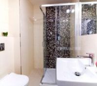 Full bathroom image 2