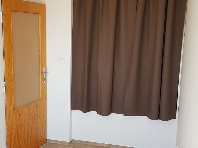 vestavěná skříň