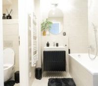 Full bathroom image 1
