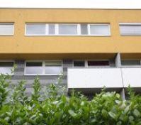 Pohled do oken a na balkon