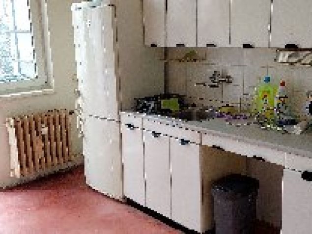 kuchyň s balkonem
