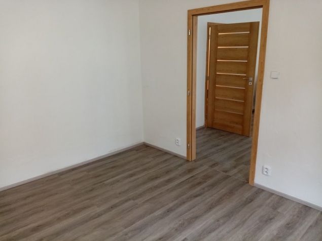 Průchod ložnice - obývací pokoj