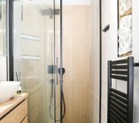 Full bathroom image 1