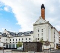 Holešovický pivovar (3 min walk, restaurants, shopping) 