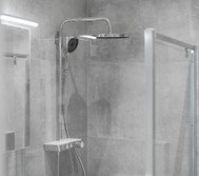 Full bathroom image 1