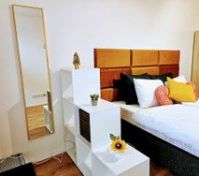 Bedroom 1 image 8