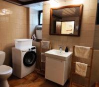 koupelna s pračkou i sušičkou