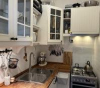 Enjoy preparing your meals with anything you might need – from high quality knives to Kitchen Aid