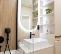 Full bathroom image 1