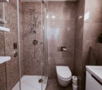 Full bathroom image 2