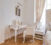 Make up table