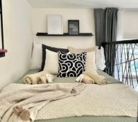 Bedroom image 18