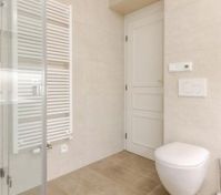 Full bathroom image 3