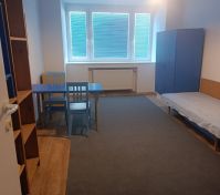 modrý pokoj od deří, skřín