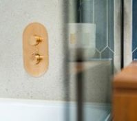 Full bathroom 1 image 4