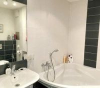 Large toilet and bathroom upstairs 