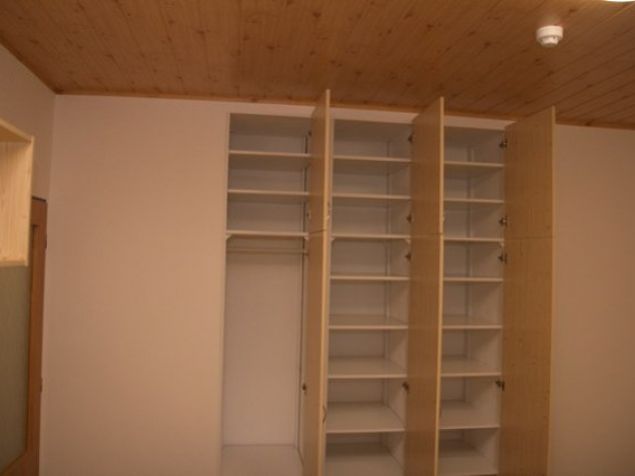 vestavěné skříně