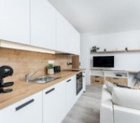 Full kitchen image 1