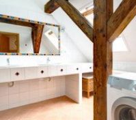 Italian style bathroom with washing machine (available for guests)